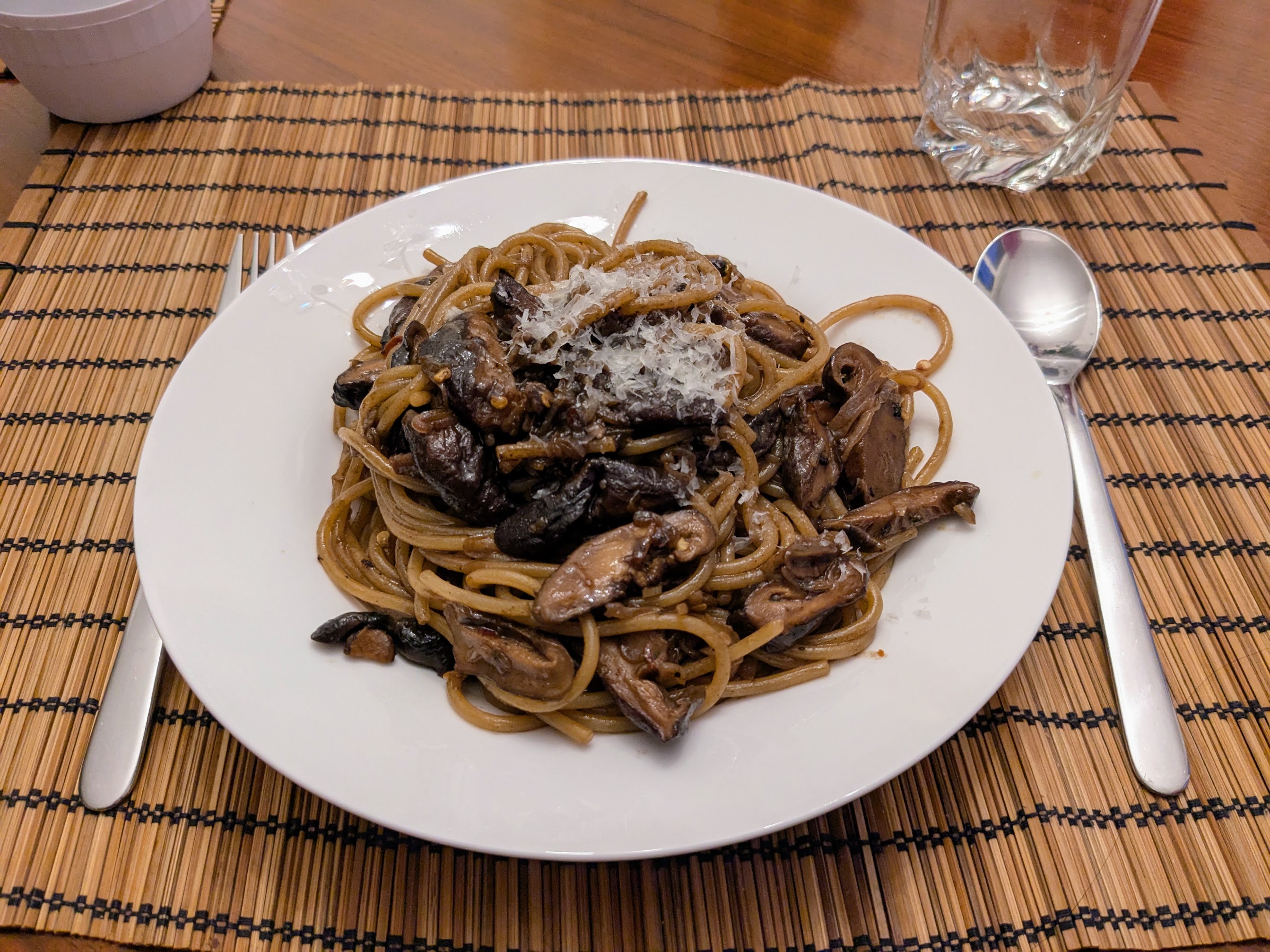 Spaghettis à l'ail noir