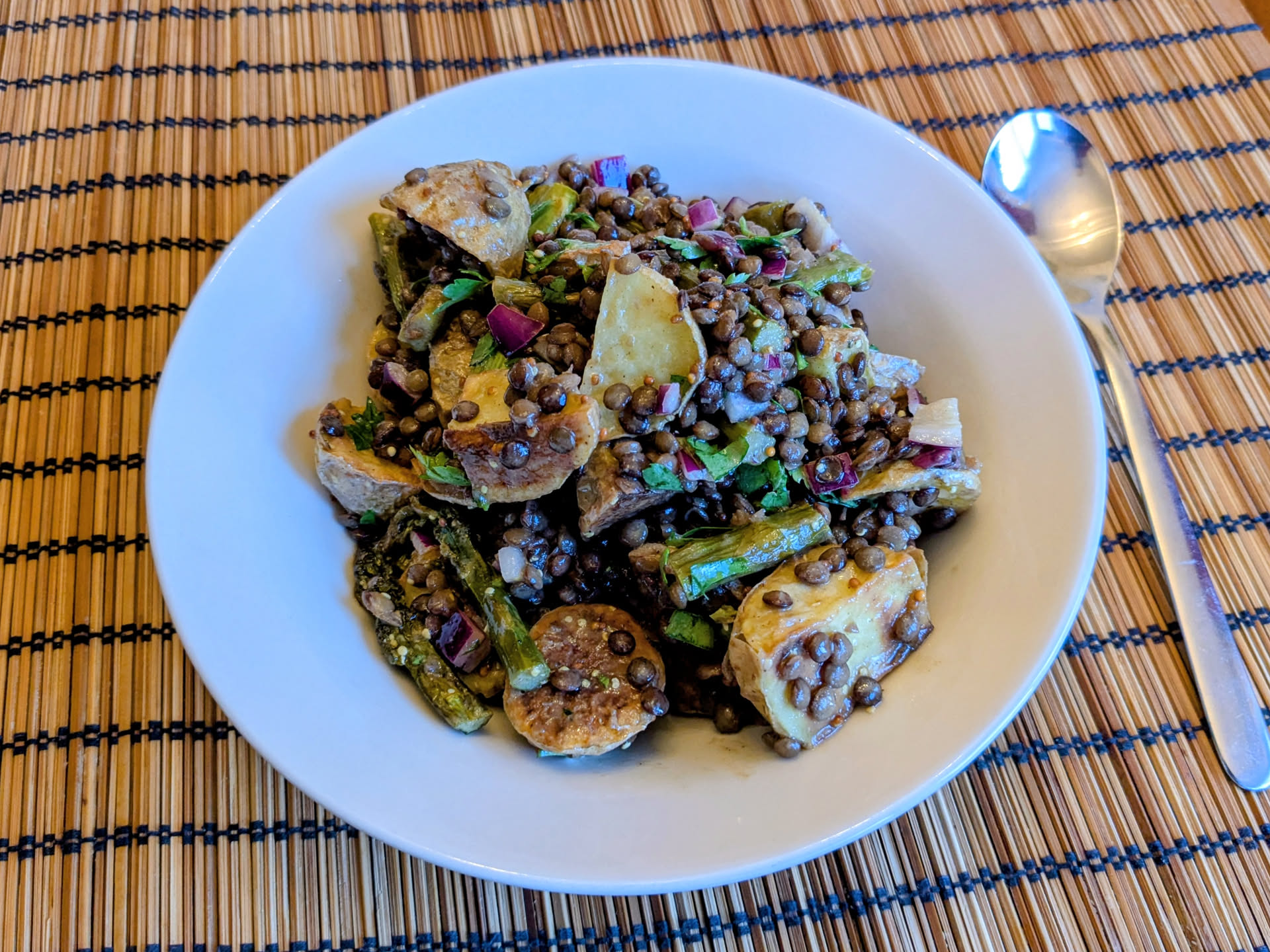 Salade de patates, asperges, et lentilles